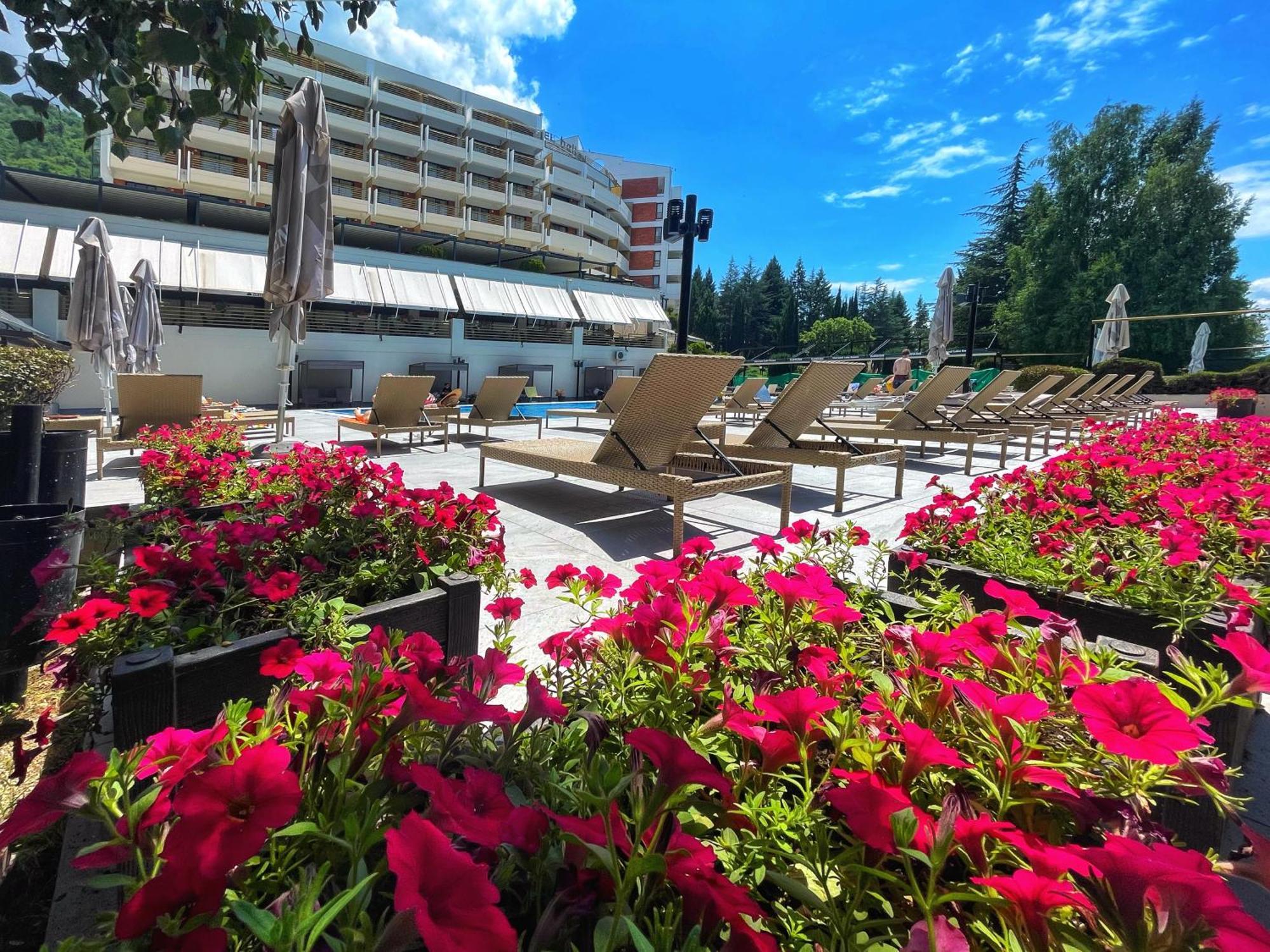 Hotel Metropol - Metropol Lake Resort Lagadin Exterior photo